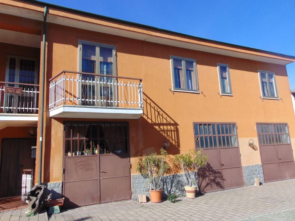 casa indipendente in vendita a Mombaruzzo in zona Casalotto