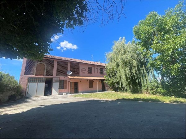 casale in vendita a Mombaruzzo in zona Bazzana