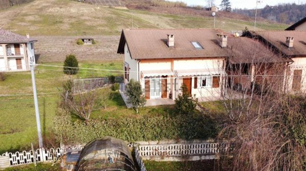 casa indipendente in vendita a Mombercelli