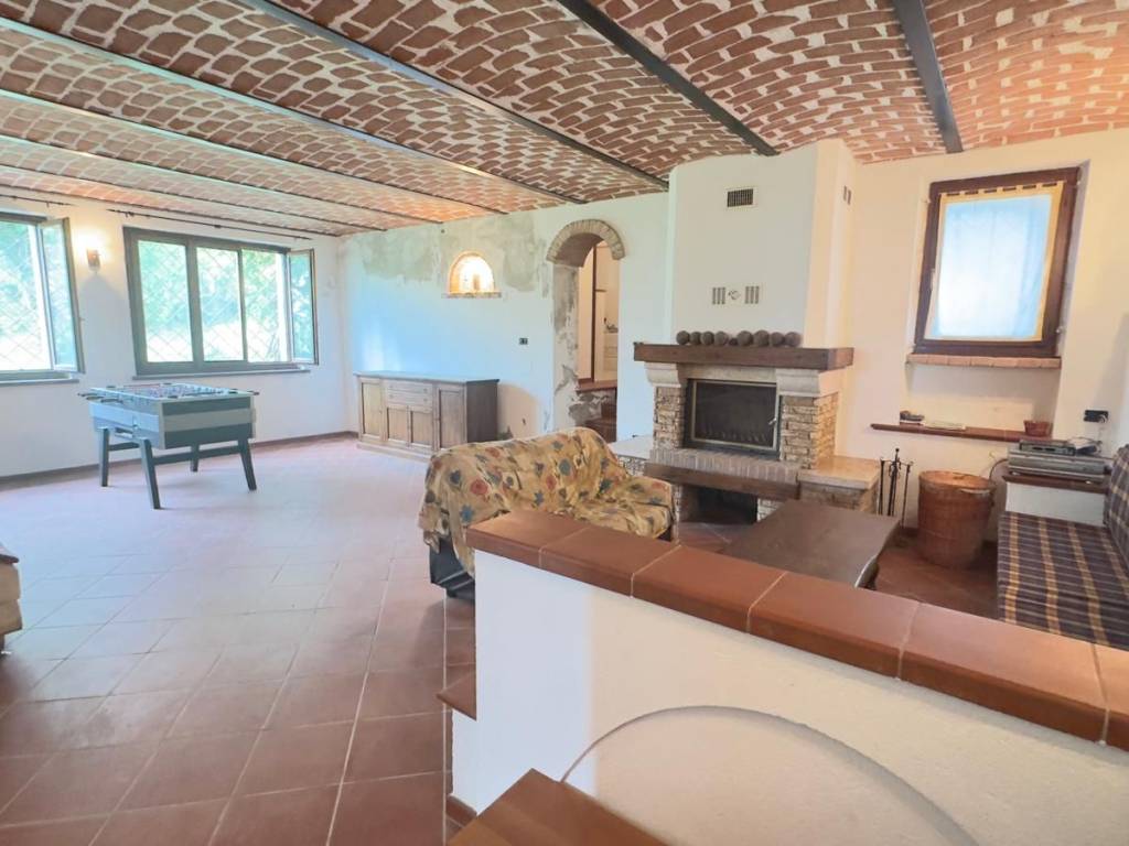 casa indipendente in vendita a Mombercelli