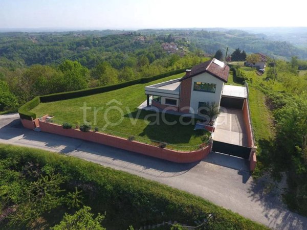 casa indipendente in vendita a Mombercelli