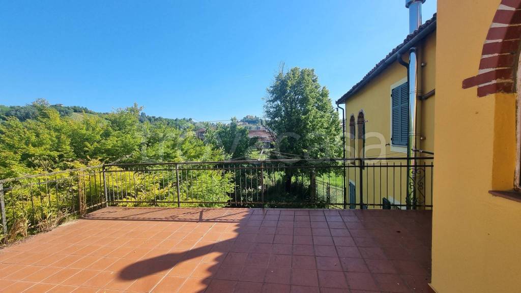 casa indipendente in vendita a Mombercelli
