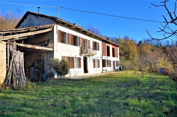 casale in vendita a Mombercelli