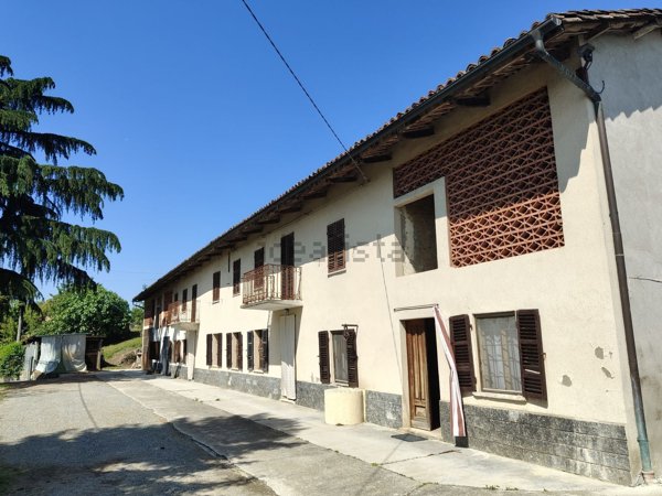casale in vendita a Mombercelli