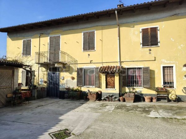 casa indipendente in vendita a Mombercelli in zona Tocco