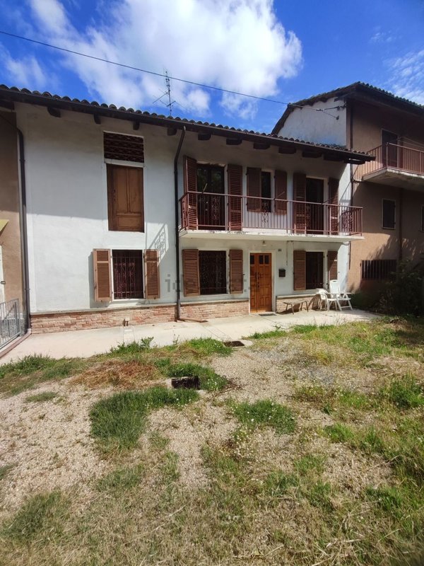 casale in vendita a Mombercelli