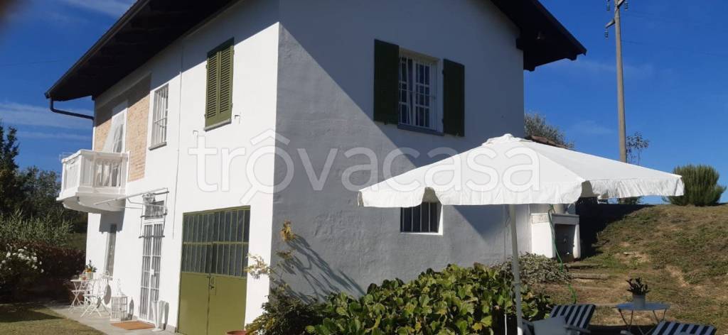 casa indipendente in vendita a Mombercelli