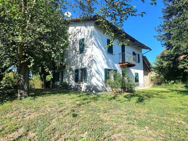 casa indipendente in vendita a Mombercelli