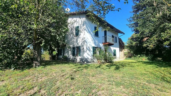 casa indipendente in vendita a Mombercelli