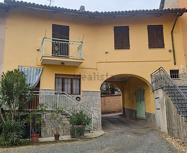 casa indipendente in vendita a Mombercelli