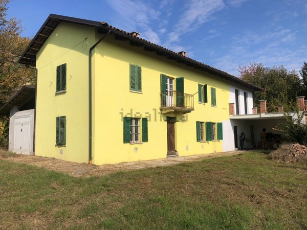 casale in vendita a Mombercelli
