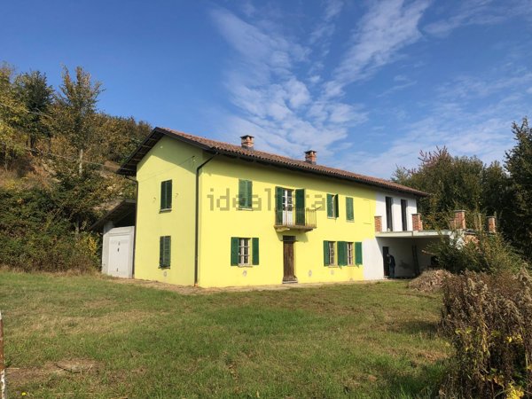 casale in vendita a Mombercelli in zona Pontetto