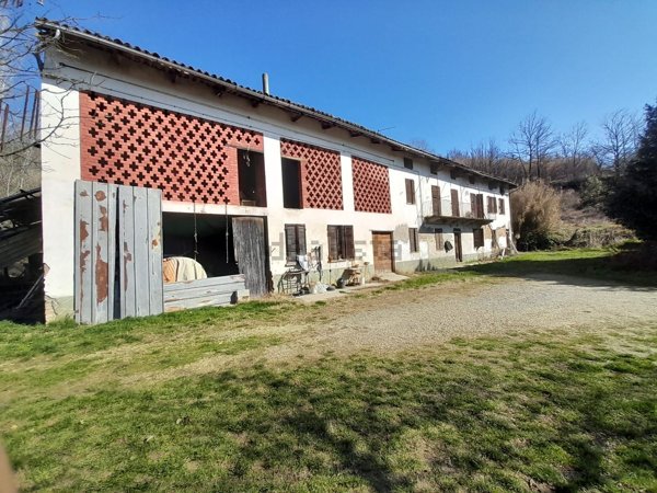 casale in vendita a Mombercelli
