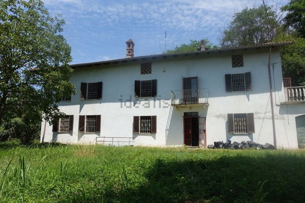casale in vendita a Mombercelli