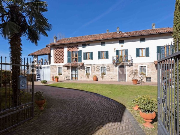 casa indipendente in vendita a Mombercelli