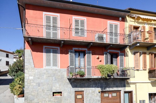 casa indipendente in vendita a Mombercelli
