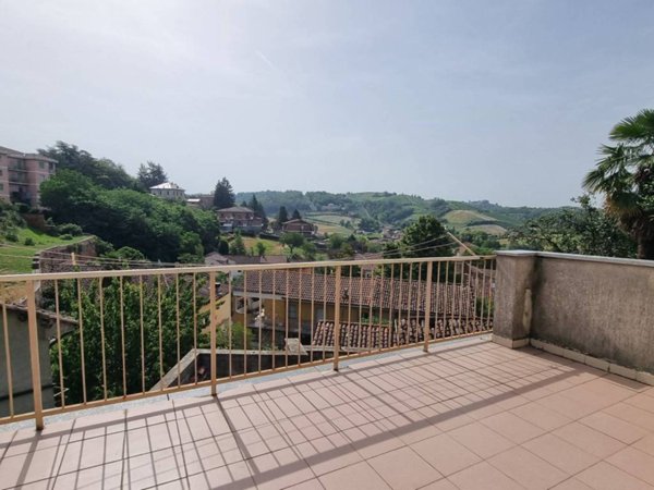 casa indipendente in vendita a Mombercelli