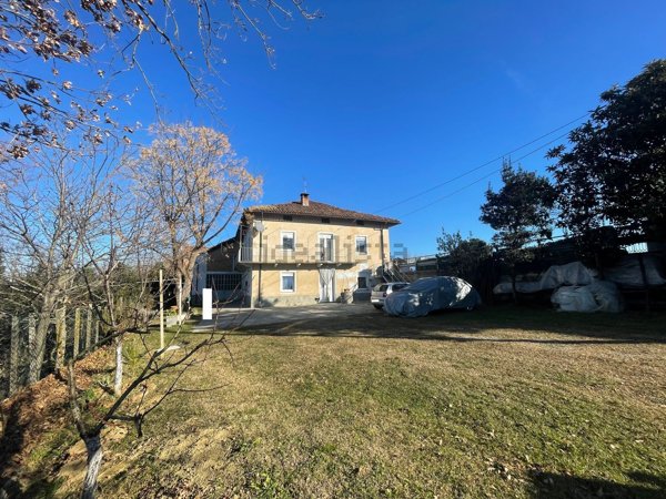 casale in vendita a Mombercelli