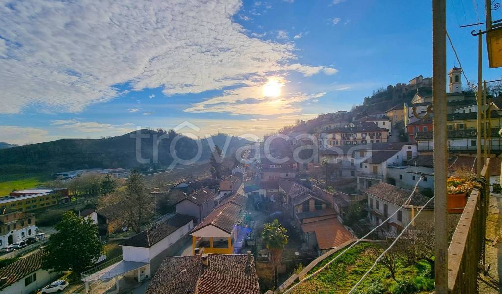 casa indipendente in vendita a Mombercelli