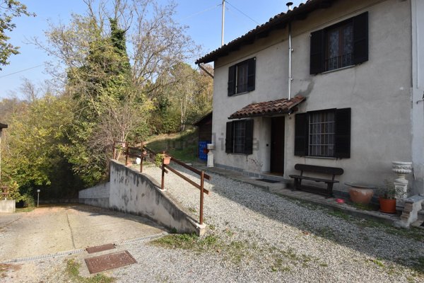 casa indipendente in vendita a Mombercelli in zona Nisorella