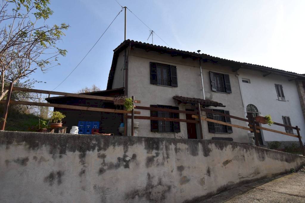 casa indipendente in vendita a Mombercelli in zona Nisorella