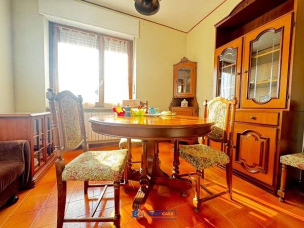 casale in vendita a Mombercelli