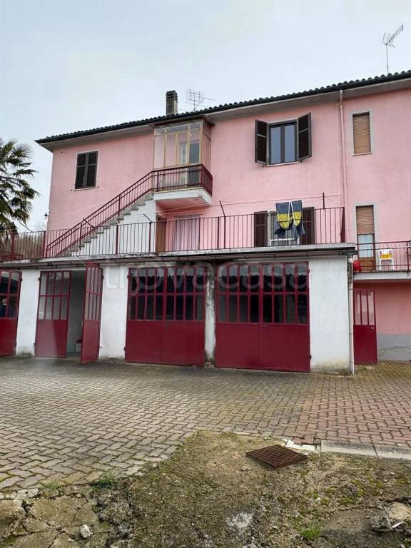 casa indipendente in vendita a Mombercelli in zona Pontetto