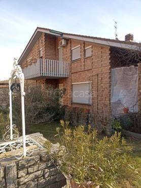 casa indipendente in vendita a Mombercelli in zona Pontetto