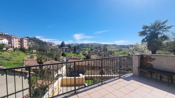 casa indipendente in vendita a Mombercelli in zona Pontetto