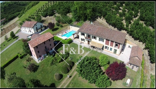 casa indipendente in vendita a Mombercelli