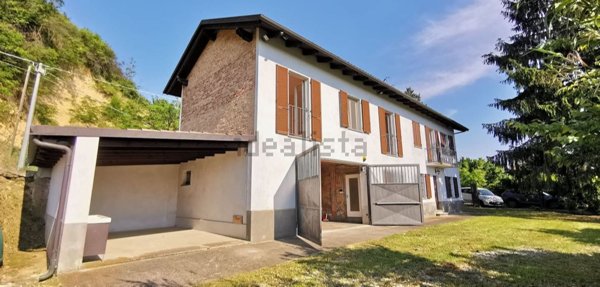 casa indipendente in vendita a Mombercelli in zona Sabbione