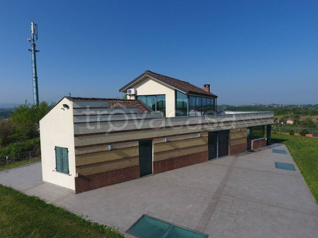 casa indipendente in vendita a Mombercelli