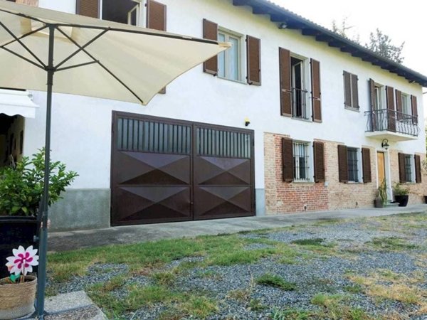 casale in vendita a Mombercelli in zona Pontetto
