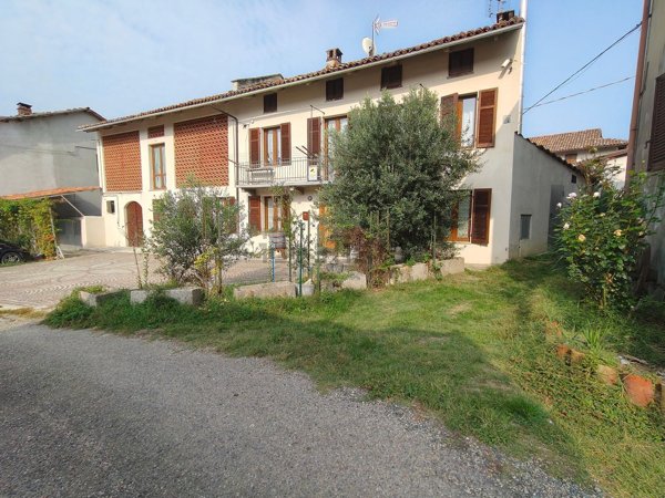 casa indipendente in vendita a Mombercelli in zona Roeto