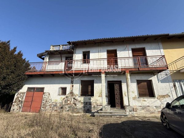 casale in vendita a Monale