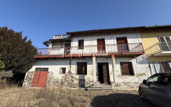 casale in vendita a Monale