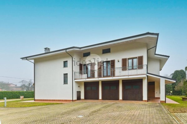 casa indipendente in vendita a Monale
