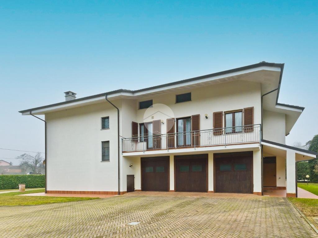 casa indipendente in vendita a Monale