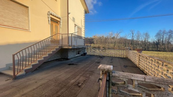 casa indipendente in vendita a Monale