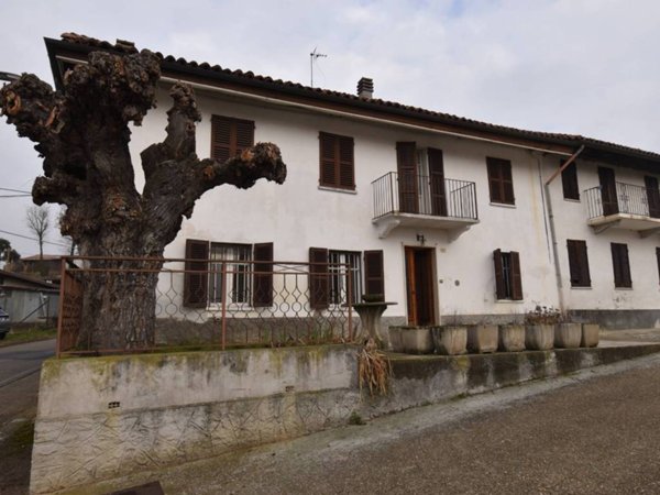 casale in vendita a Monale