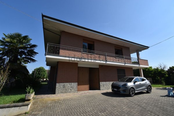 casa indipendente in vendita a Monale in zona Valle Brina