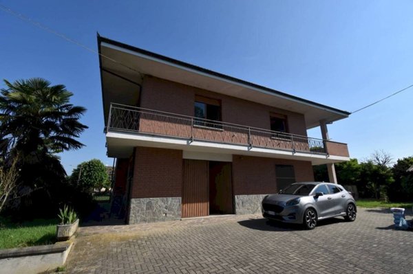 casa indipendente in vendita a Monale