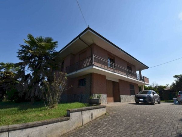 casa indipendente in vendita a Monale