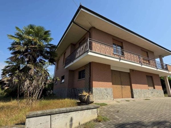 casa indipendente in vendita a Monale