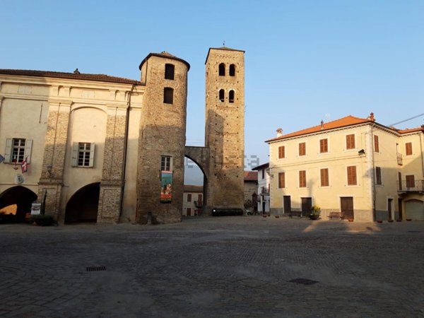casa indipendente in vendita a Monastero Bormida