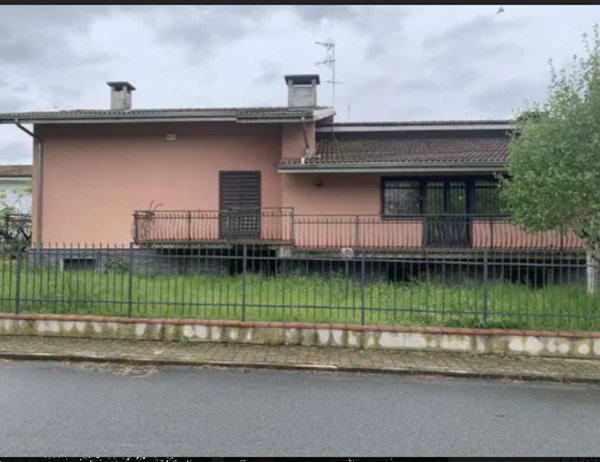 casa indipendente in vendita a Monastero Bormida