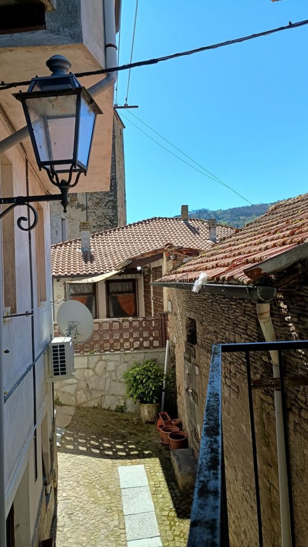 pentavano in vendita a Monastero Bormida