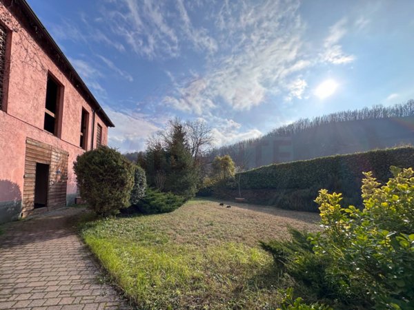 casa indipendente in vendita a Monastero Bormida