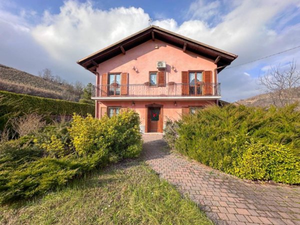 casa indipendente in vendita a Monastero Bormida