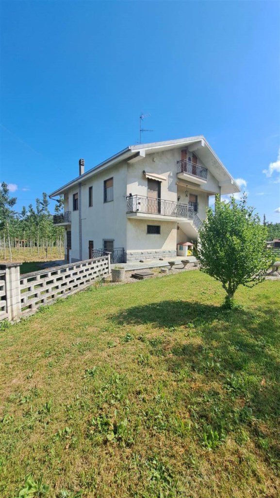 casa indipendente in vendita a Monastero Bormida